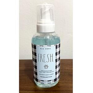 NWT: Rae Dunn - Fresh, Waterless, Foaming, Dry Shampoo fpr Dogs (16.9 fl oz.)